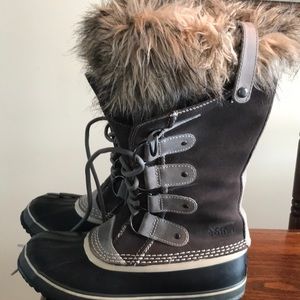 Sorel Joan of Arctic grey suede waterproof boots
